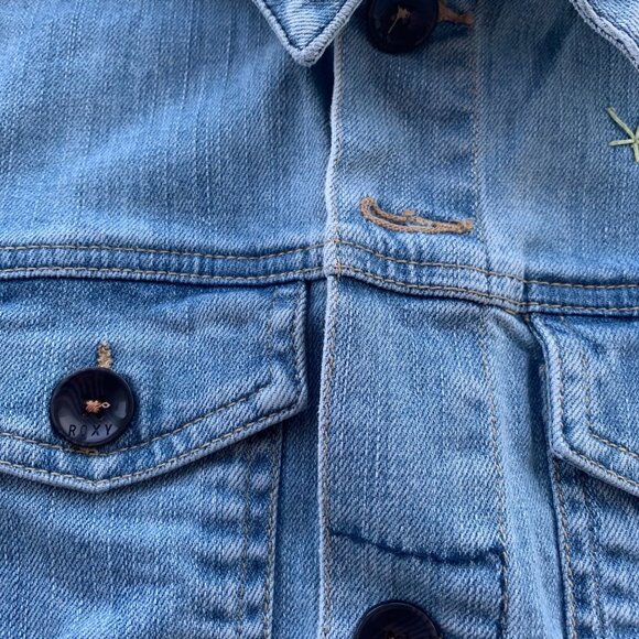 Roxy Light Wash Embroidered Denim Vest M - Picture 7 of 7